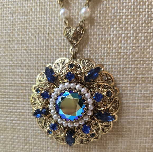 West Germany Vintage Peacock Blue Rhinestones & Pearls Filigree Necklace - Picture 3 of 9